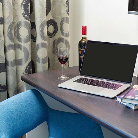 Comfort Hotel East Melbourne Bagian luar foto